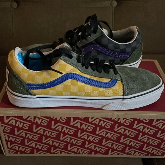 Vans - Picture 2 of 6